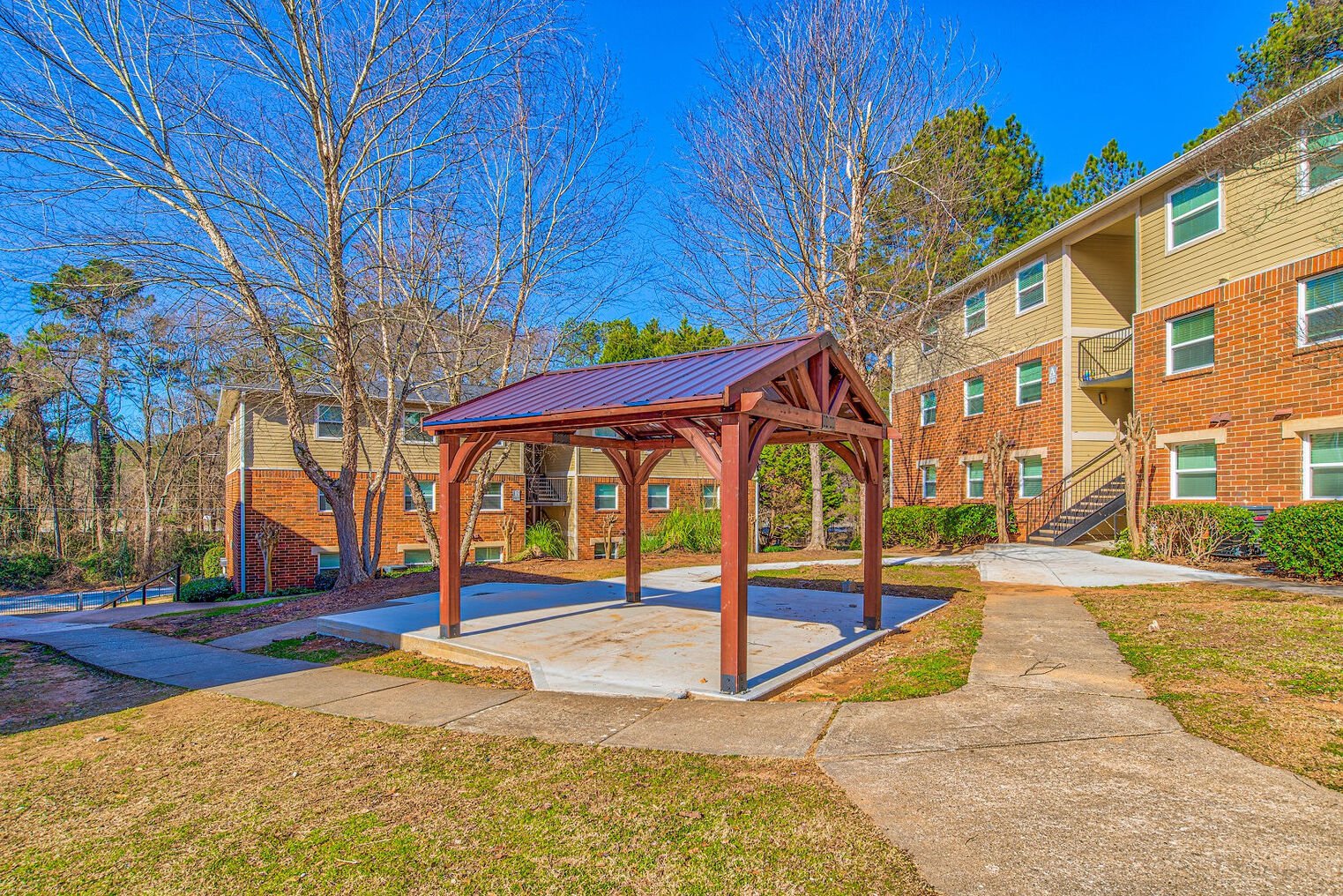 Towne West Manor features spacious two & three bedroom apartment homes